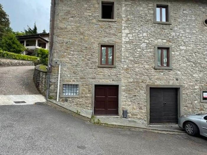 Appartamento trilocale in vendita in Via Biagino, Centro, Chitignano