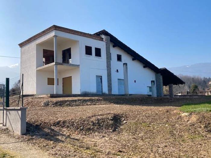 Casa con 6 locali in vendita in Via Trasversale Ripoira, Bagnolo Piemonte