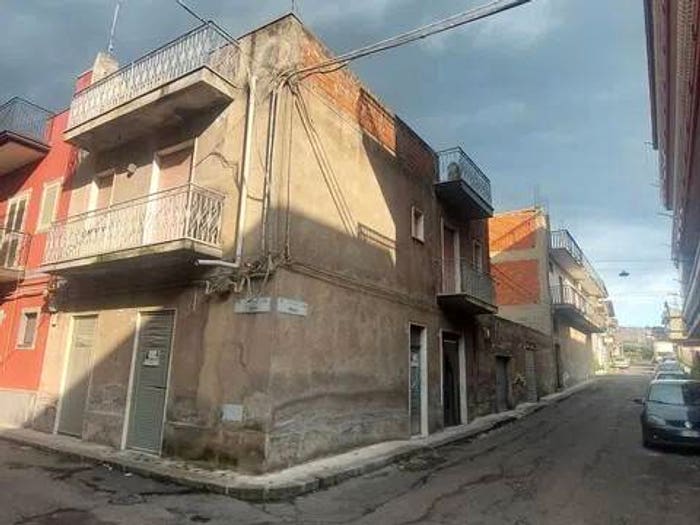 Casa con 5 locali in vendita in Via Milano, Paternò