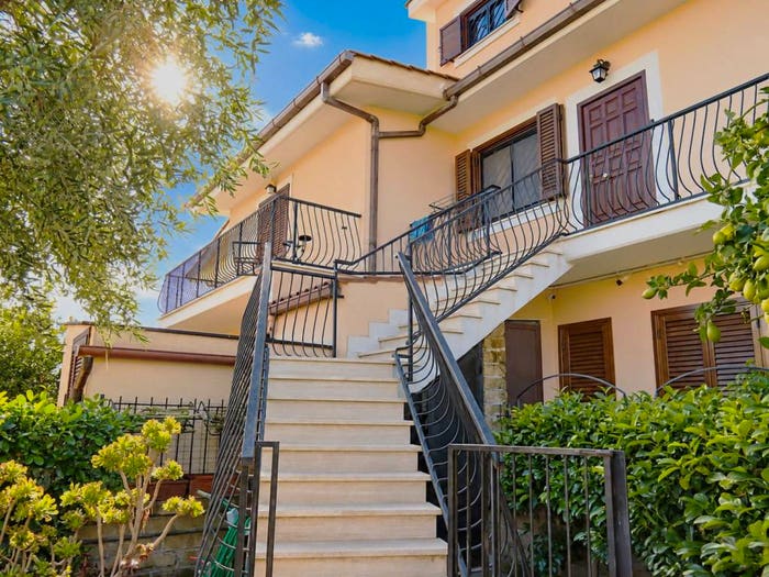 Appartamento trilocale in vendita in Via Calogero Casale, Centro, Cerveteri