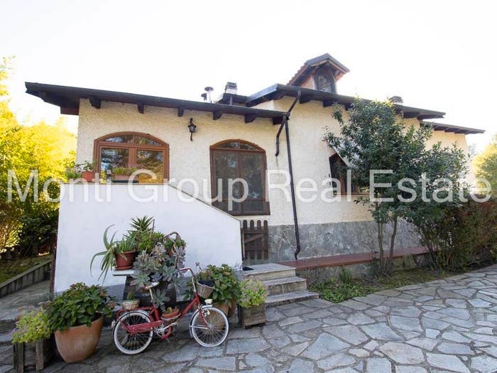 Casa con 6 locali in vendita in Visone