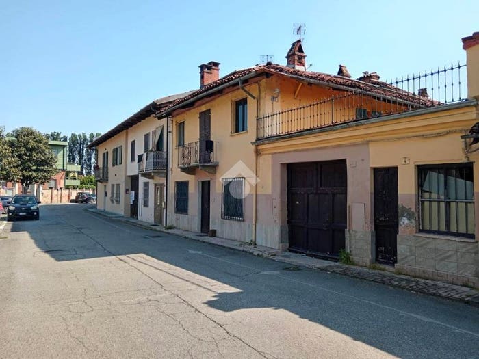 Casa con 6 locali in vendita in Via Labirinti, Virle Piemonte