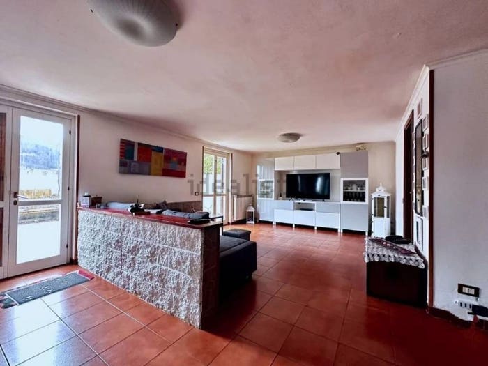 Casa con 6 locali in vendita in Via Monte Bianco, Poggio Cavaliere, Ronciglione