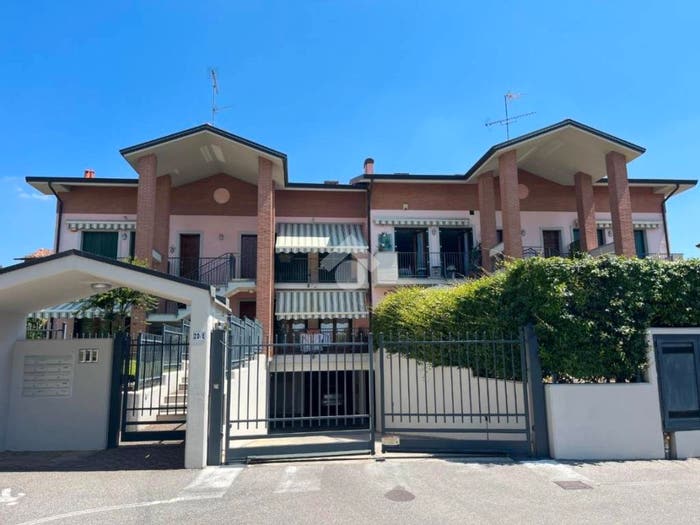 Appartamento quadrilocale in vendita in Via Maria Gaetana Agnesi, Missaglia