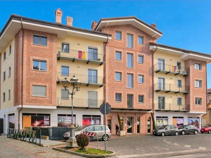 Appartamento quadrilocale in vendita in Piazza della Repubblica, Centro, Castellamonte