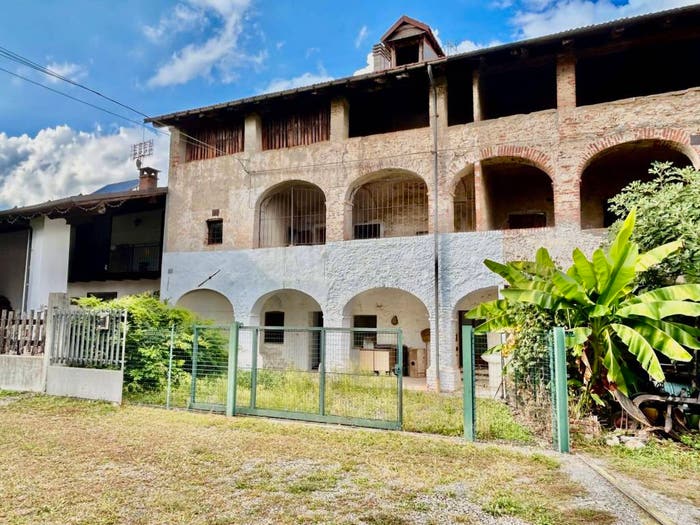 Casa con 6 locali in vendita in Boves