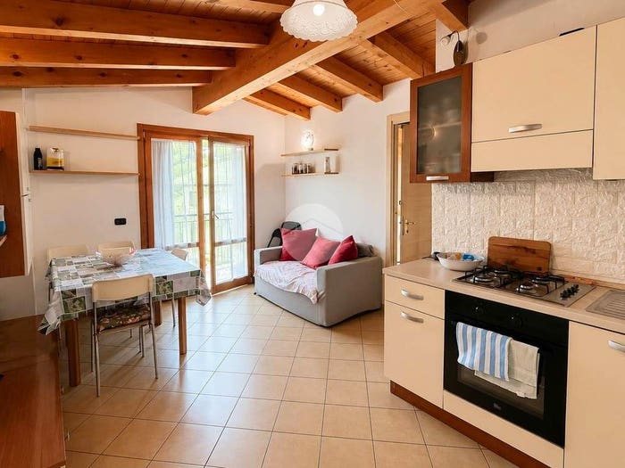 Appartamento bilocale in vendita in Via Angelo Maj, Plemo, Esine
