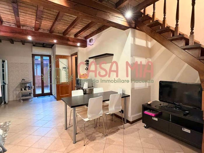 Casa trilocale in vendita in piazza marconi, Centro, Gragnano Trebbiense