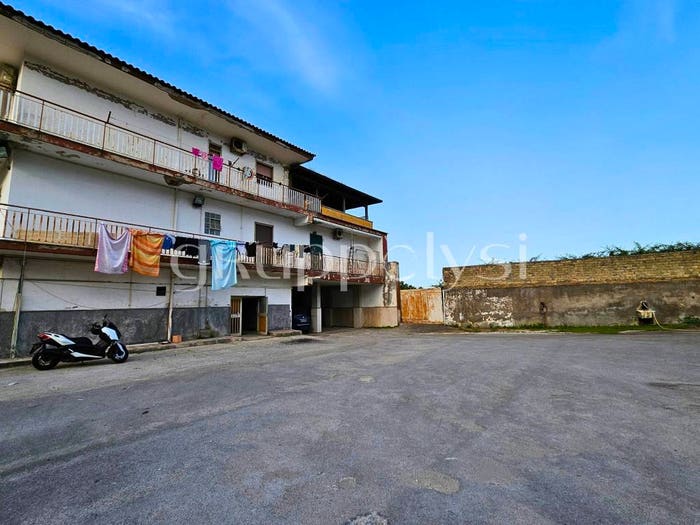 Appartamento quadrilocale in vendita in Via Luigi Renato Sansone, Centro, Mugnano di Napoli