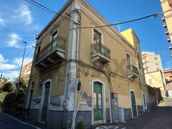 Appartamento con 6 locali in vendita in via nuovalucello, Nuovalucello Leonardo Da Vinci, Catania