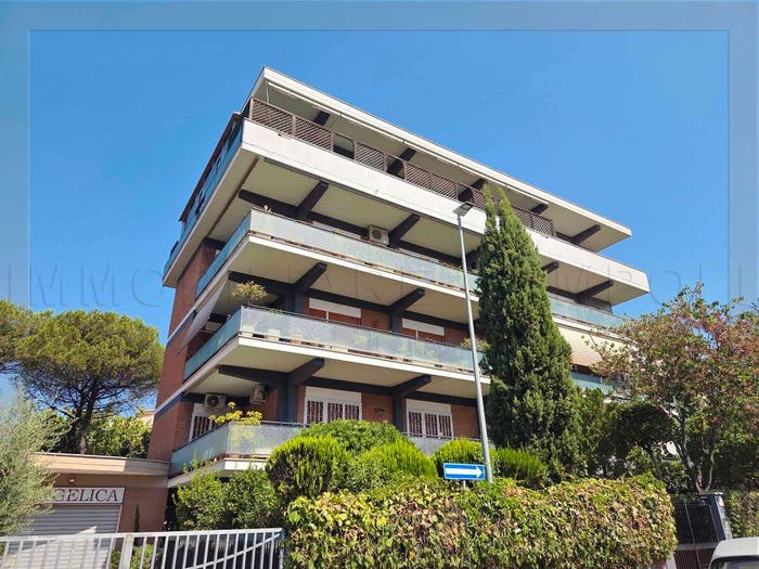 Appartamento trilocale in vendita in Via Augusto Tebaldi, Torrevecchia, Roma