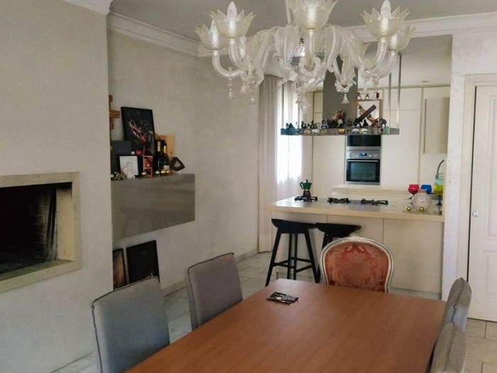 Casa con 6 locali in vendita in Centro, Adria