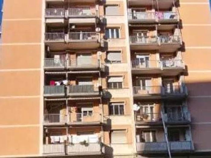 Appartamento trilocale in vendita in Via Fereggiano, Marassi, Genova