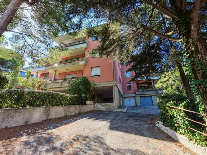 Appartamento quadrilocale in vendita in Via Galileo Galilei, Centro, Falconara Marittima