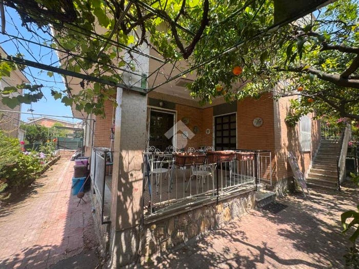 Casa con 6 locali in vendita in Via Olivella, Centro, Minturno