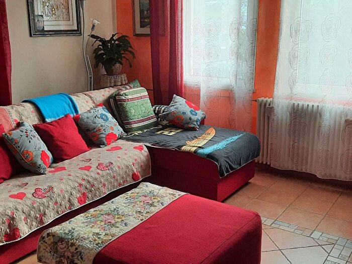 Casa con 6 locali in vendita in Montelabbate