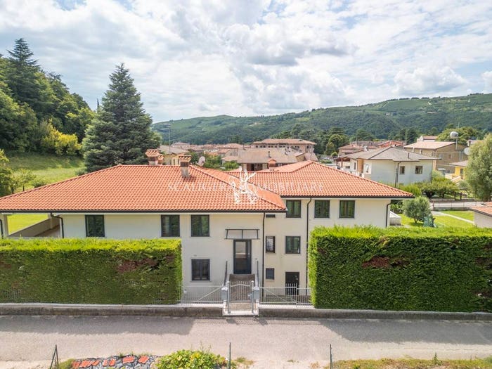 Appartamento con 5 locali in vendita in Via Valle, Centro, Tregnago