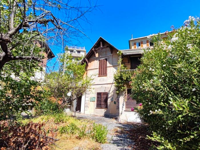 Casa con 6 locali in vendita in Via Martiri della Libertà, Pegli, Genova