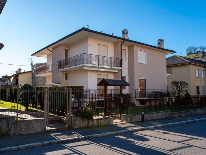 Casa con 5 locali in vendita in Via Ippolito Nievo, Valverde, Bergamo