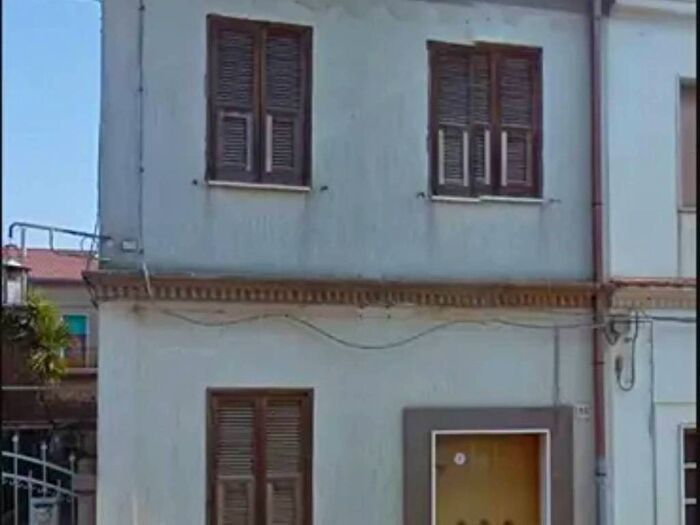 Casa quadrilocale in vendita in Via Dante Alighieri, Serracapriola