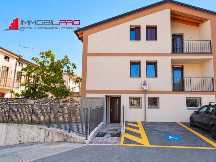 Appartamento trilocale in vendita in Via Arasella, Centro, Isola Vicentina