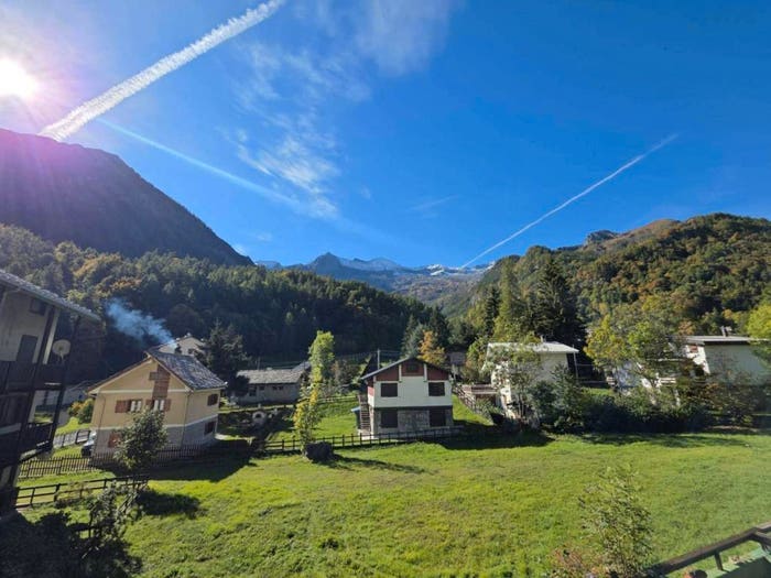 Appartamento trilocale in vendita in Frazione Villaggio Albaron, Balme