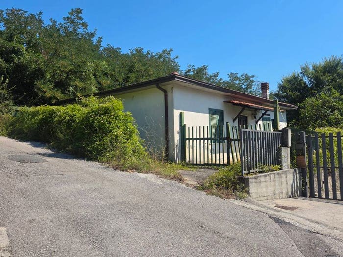 Casa trilocale in vendita in Via Celleta Traversa, Centro, Ceccano