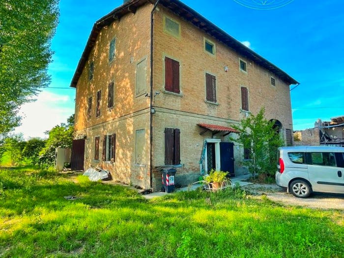 Casa con 6 locali in vendita in Via Provinciale Ovest, Nonantola