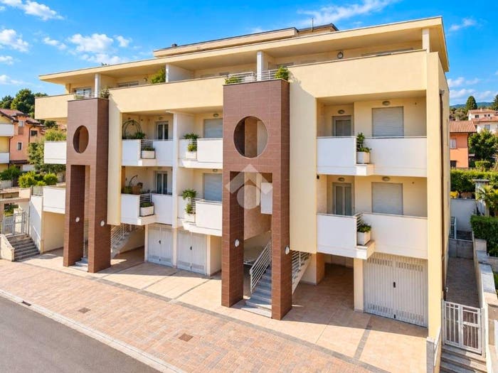 Appartamento quadrilocale in vendita in Via Maestri Angolani, San Martino Bassa, Città Sant'Angelo