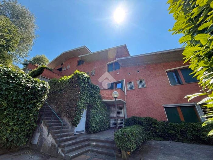 Appartamento con 6 locali in vendita in Strada rebaude, Santa Brigida, Moncalieri