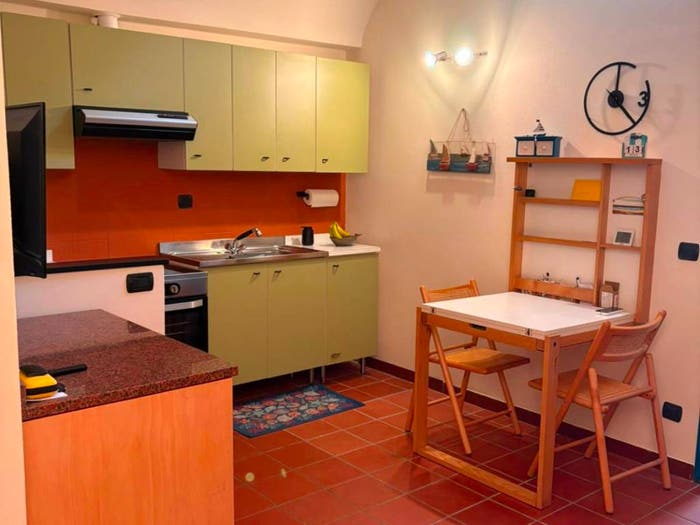 Appartamento bilocale in vendita in Via Cristoforo Colombo, Centro, Noli