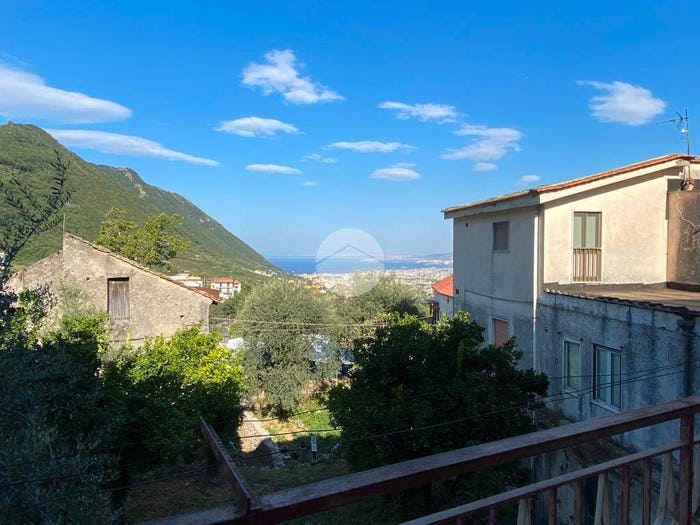 Appartamento trilocale in vendita in Via Casa Scola, Gragnano