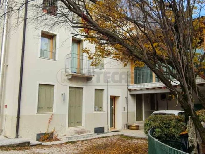 Appartamento quadrilocale in vendita in VIA CANOVA, Centro, Isola Vicentina