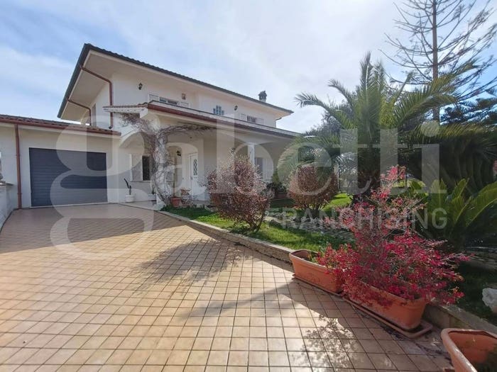 Casa con 5 locali in vendita in Via Sezze, Stazione Lavinio, Anzio