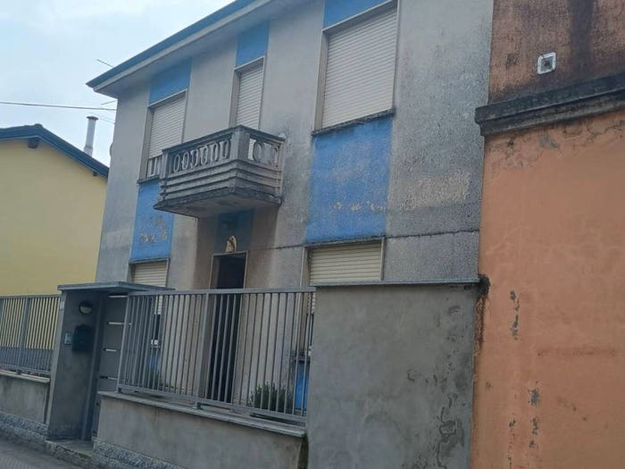 Casa con 6 locali in vendita in VIA FIORI, Centro, Inveruno