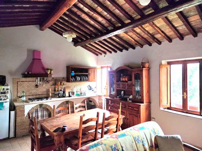 Appartamento trilocale in vendita in Via Corsica, Centro, Caprarola