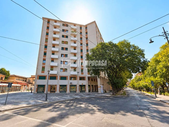Appartamento quadrilocale in vendita in Piazza Dante Alighieri, Sacca Stazione, Modena