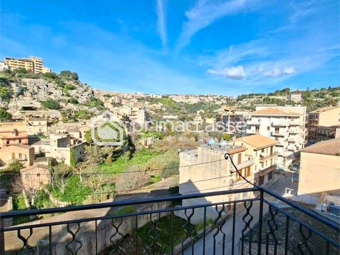Appartamento con 5 locali in vendita in Modica Bassa, Modica