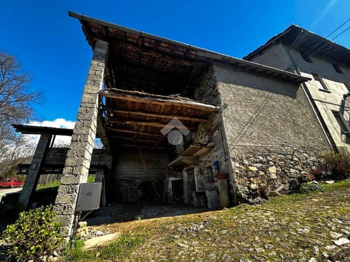 Casa bilocale in vendita in Via Bizzanelli, Colico Piano, Colico