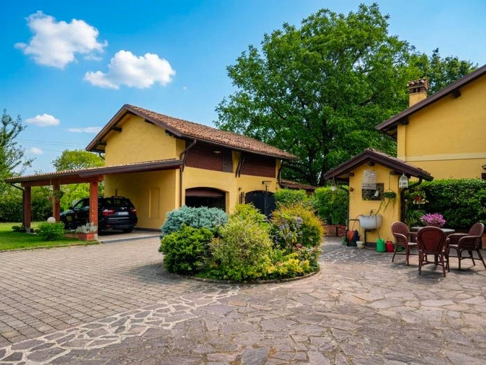 Casa con 5 locali in vendita in Via Montanara, Albinea