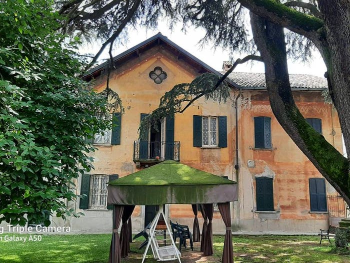 Casa con 6 locali in vendita in Via IV Novembre, Cassano Magnago