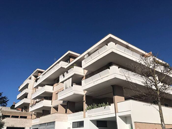 Appartamento trilocale in vendita in Via Cassia, La Storta, Roma