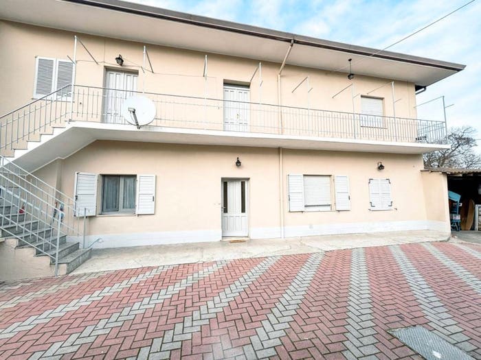 Casa quadrilocale in vendita in Via Lazzaretto, Centro, Borgo Ticino
