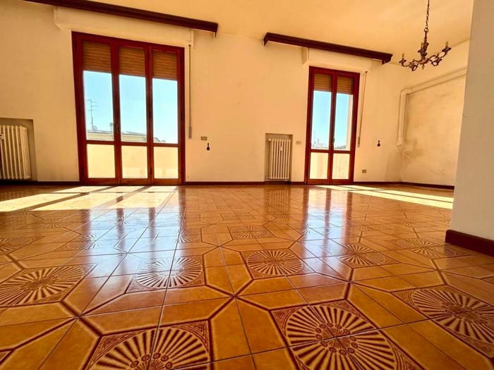 Appartamento con 5 locali in vendita in Piazza A Toscanini, Masini XX Settembre, Empoli