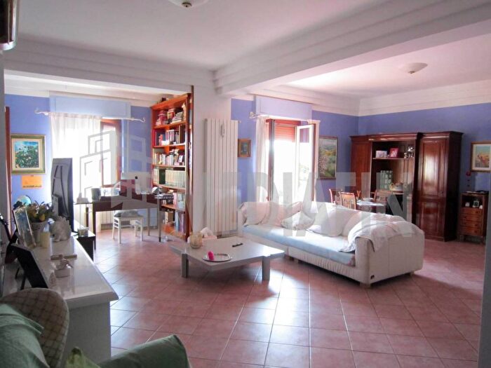 Appartamento con 6 locali in vendita in VIALE LUCA DE ROSIS, Rossano Stazione, CoriglianoRossano