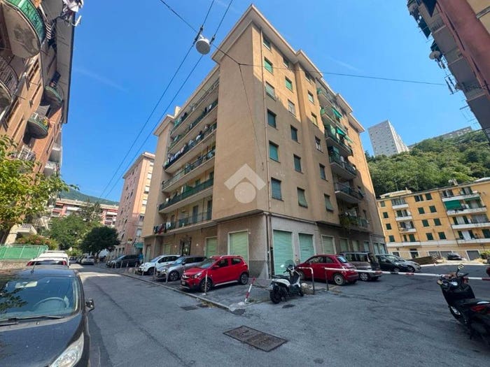 Appartamento bilocale in vendita in Salita Brasile, Bolzaneto, Genova