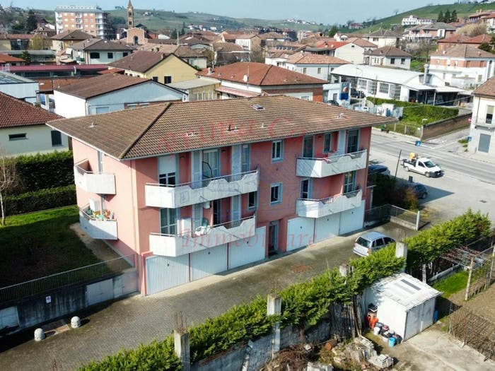 Appartamento trilocale in vendita in Via Giovanni Abbate, Centro, Castagnole delle Lanze