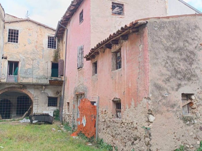 Casa con 6 locali in vendita in Centro, Dolcè