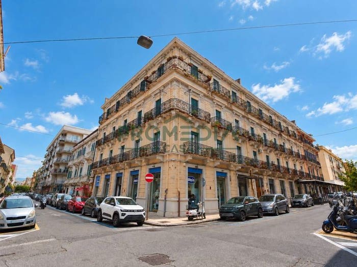 Appartamento quadrilocale in vendita in Via Ghibellina, Centro Storico, Messina