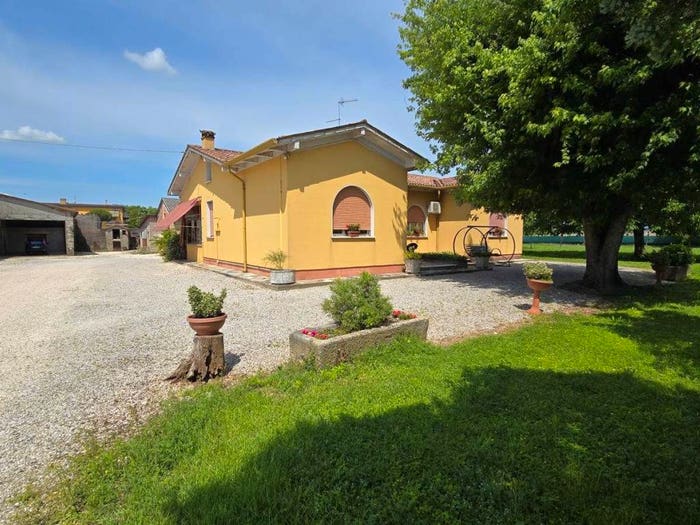Casa con 5 locali in vendita in Via Cerri, Cerlongo, Goito